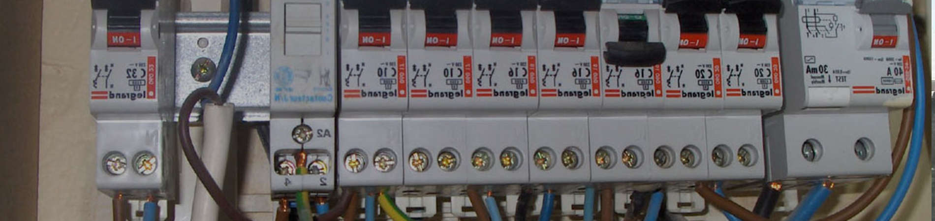 Reparar Regleta Electrica Base toma multiple (Interruptor estropeado) 