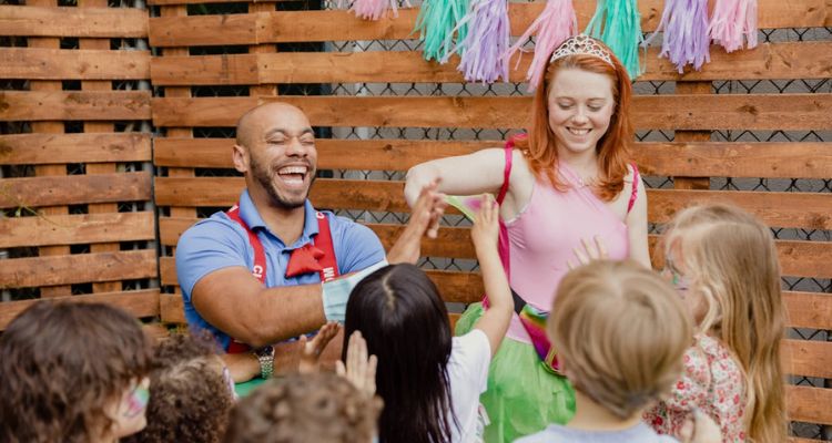 ¿Cuánto cuesta contratar a un show para fiestas infantiles?